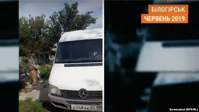 Мікроавтобус, яким ФСБ увозила затриманого Різу Омерова