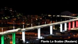 Obnovljeni most u Đenovi u bojama italijanske zastave, 3. avgust 2020. 