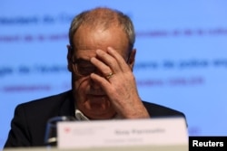 Președintele elvețian Guy Parmelin la o conferința de presă despre bilanțul victimelor din barul „Le Constellation” din Crans-Montana, pe 1 ianuarie 2026.