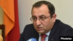 Armenia - Environment Minister Artsvik Minasian holds a press conference in Yerevan, 27Dec2016