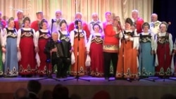 Русский народный хор иполняет украинские песни в Севастополе (видео)