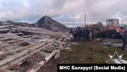 Разбураны ветрам цялятнік у Круглянскім раёне, фота МНС