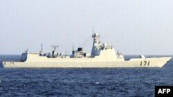Ratni brod kineske mornarice u vodama Adenskog zaliva, januar 2009.