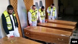 اجساد کشتهشدگان یهودی یکی از حملات سال ۲۰۱۵ در پاریس