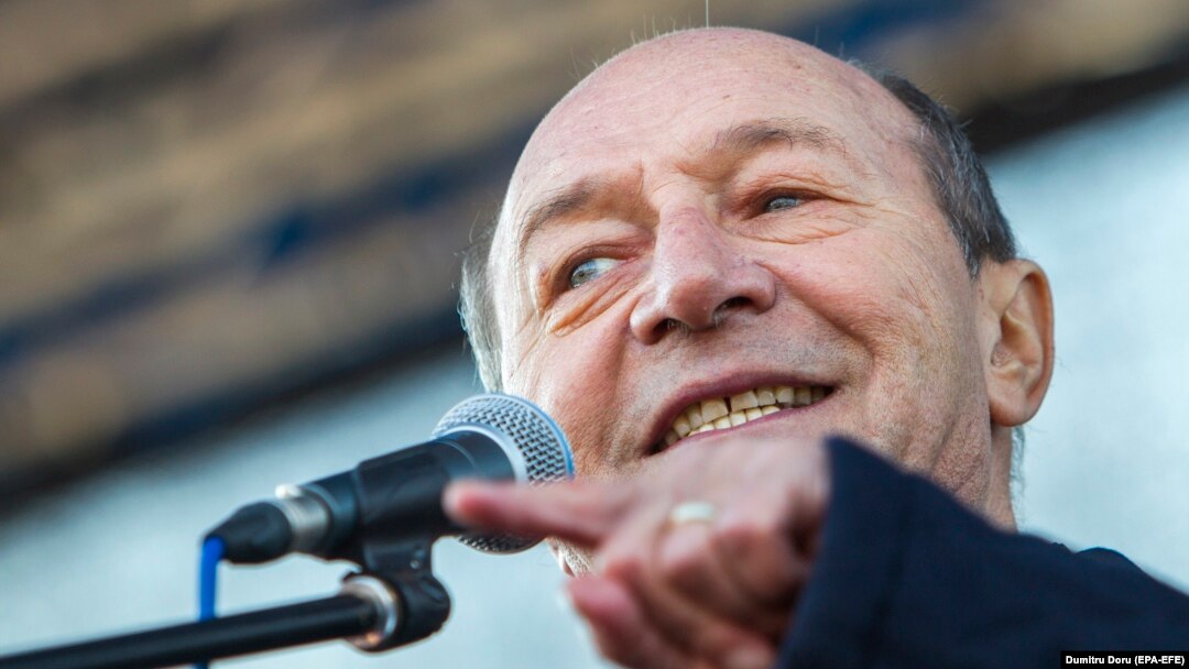 Fostul președinte Traian Băsescu, candidat PMP la Primăria București, amenință că îl scoate în șuturi pe Ludovic Orban de la Palatul Victoria, dacă va pierde alegerile în București