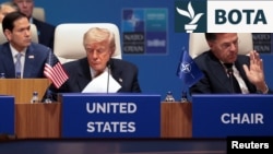 Presidenti amerikan, Donald Trump, dhe sekretari i Përgjithshëm i NATO-s, Mark Rutte, gjatë sesionit të punës në samitin në Ankara. 