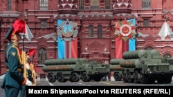 У Міноборони РФ заявили, що через «поточну оперативну обстановку» курсантів військових училищ та колони військової техніки не буде на військовому параді. Архівне фото 