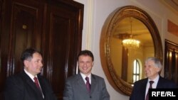 Petar Kuntić, Gordan Jandroković i Branko Horvat prilikom susreta u Zagrebu, 17. februar 2010.