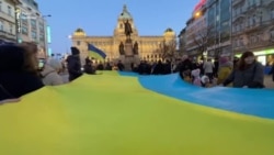 Чехи вийшли на акцію підтримки України в Празі (відео)