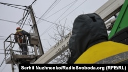 «Там, де дозволяє безпекова ситуація, бригади вже працюють над відновленням», – заявили у Міненерго (фото архівне)