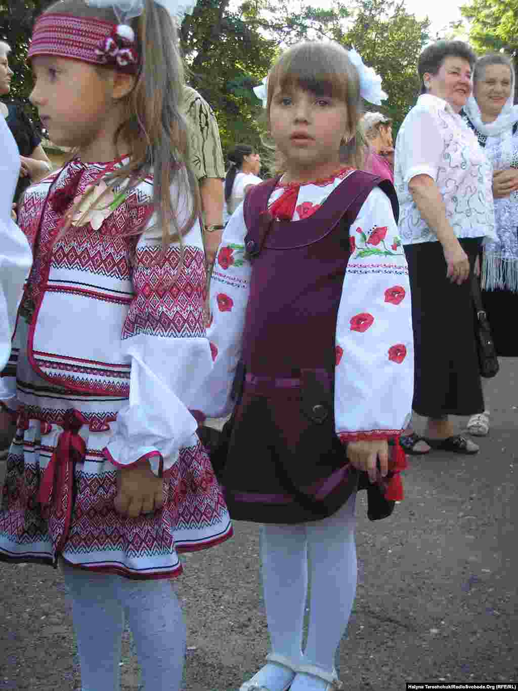 Першокласники львівської школи № 49 в національному вбранні