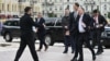 Presidenti ukrainas, Volodymyr Zelensky, mirëpret emisarët amerikanë, Steve Witkoff dhe Jared Kushner në Kiev më 6 shtator 2026. 