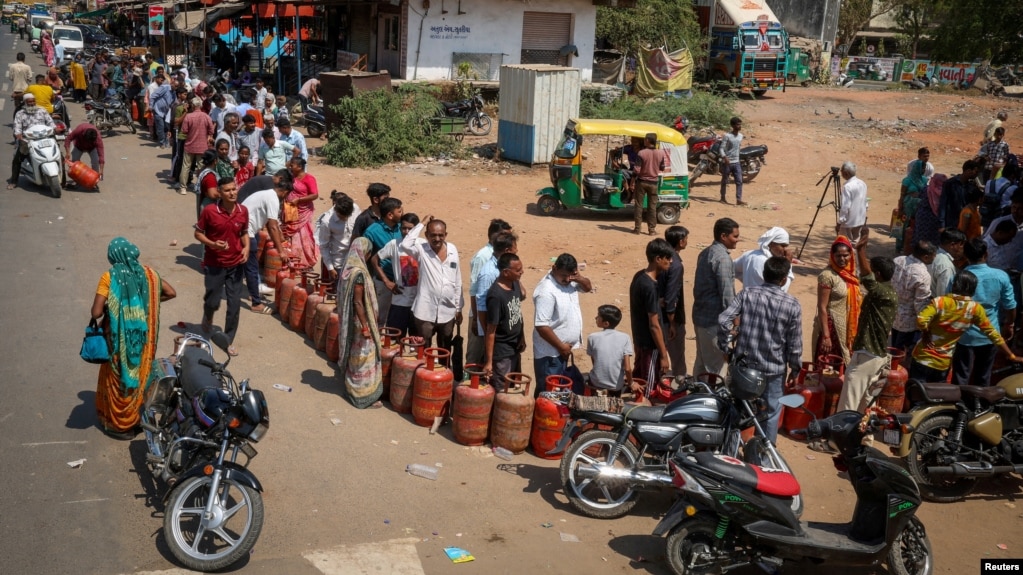 بسته شدن تنگه هرمز بر اثر جنگ آمریکا و اسرائیل با ایران باعث بحران شدید گاز در هند شده است
