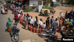 بسته شدن تنگه هرمز بر اثر جنگ آمریکا و اسرائیل با ایران باعث بحران شدید گاز در هند شده است