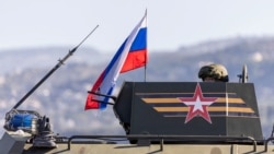 Российская военная колонна, направляющаяся к авиабазе Хмеймим в провинции Латакия на побережье Сирии. 14 декабря 2024 года