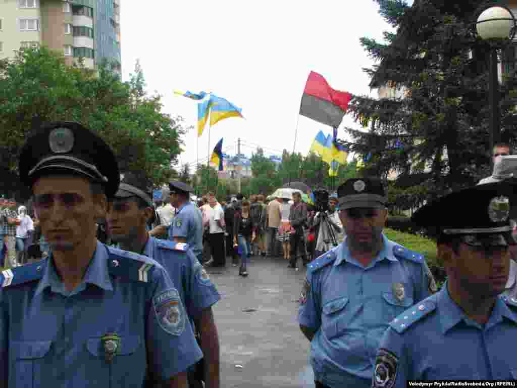 Правоохоронці мали проблеми з прихильниками &laquo;регіоналів&raquo;, які вели себе агресивно.