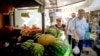 Potrivit specialiștilor, limita de nitrați admisă în cazul pepenilor verzi este de 60 de miligrame pe kilogram. 