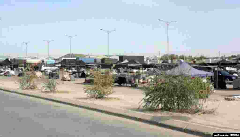 Daşogzuň bazary&nbsp;