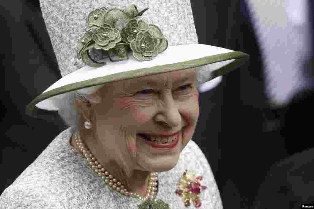 Queen Elizabeth II celebrates 60 years as Britain&#39;s reigning monarch.