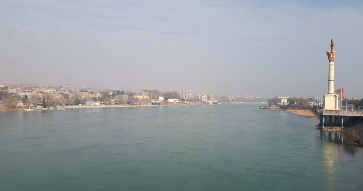 Әйелдің анальді секс жасағаны туралы жеке видео Порно адам еркектермен