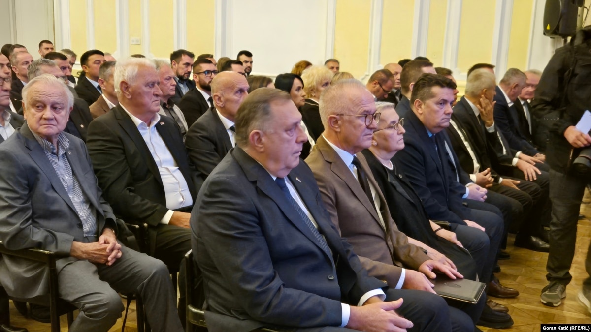 Sahrana uz počasti ratne zločinke Biljane Plavšić u Banjaluci Sahrana uz počasti ratne zločinke Biljane Plavšić u Banjaluci