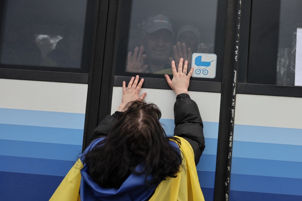 Евакуйовані з окупованих Олешок люди вже на підконтрольній владі України території, 31 жовтня 2026 року