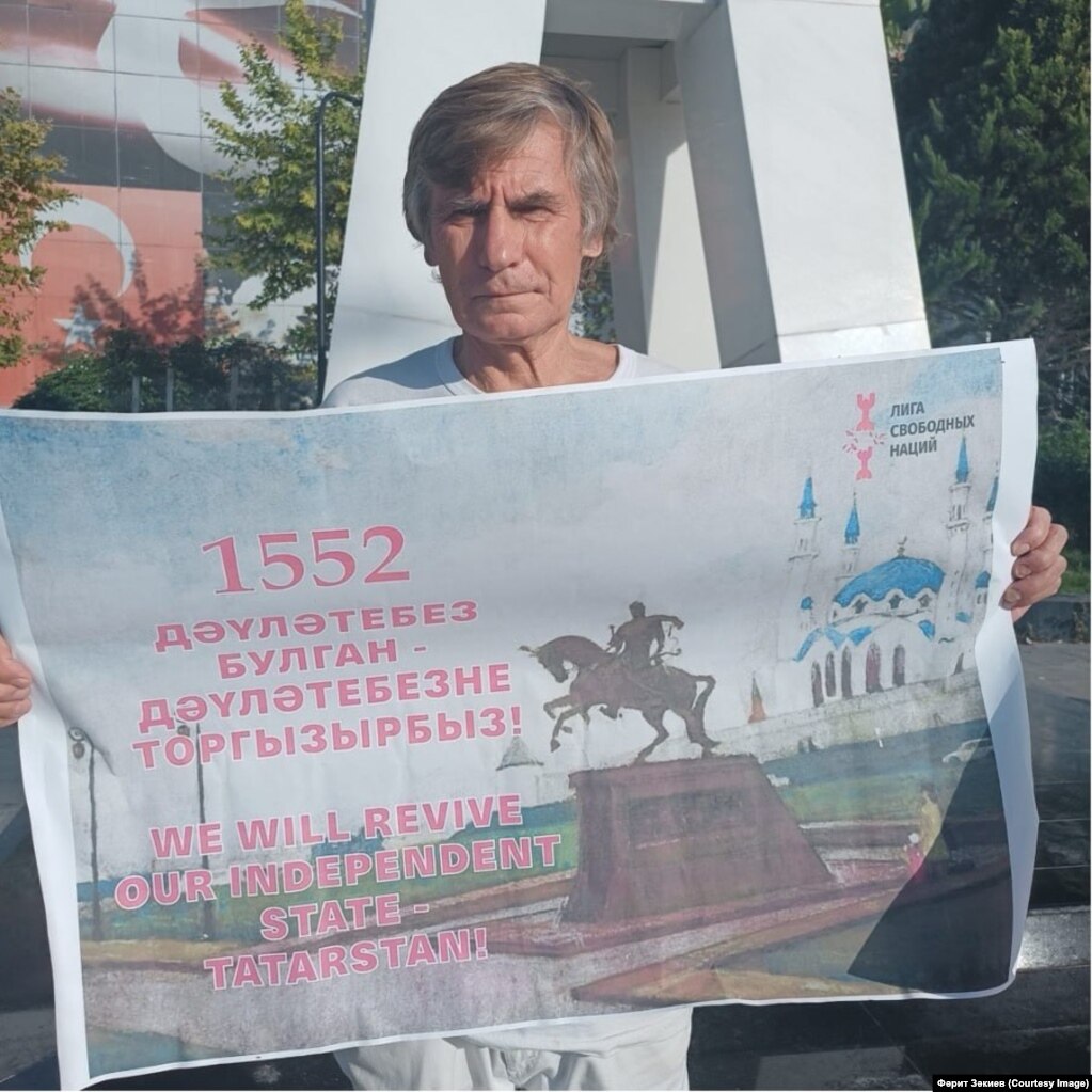 Анталья, Төркия. ТИҮ рәисе, татар активисты Фәрит Зәкиев