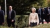 Shefja e KE-së, Ursula von der Leyen, duke hyrë në ndërtesën e Kuvendit të Kosovës, ku gjendet edhe Presidenca. 15 tetor 2025. 