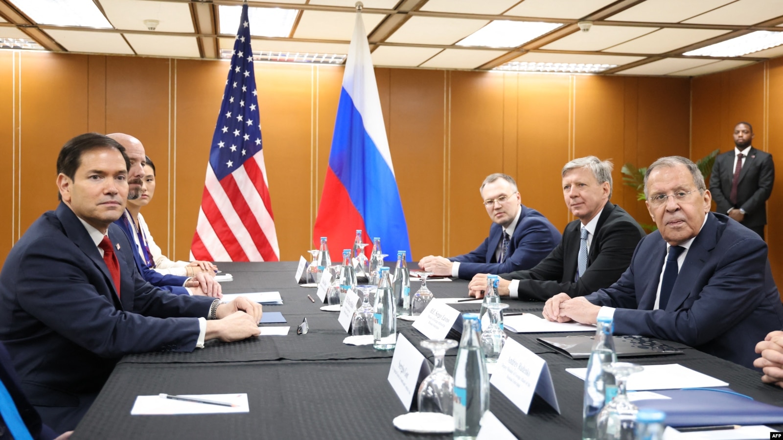 Rubio s-a întâlnit cu Lavrov, după o jumătate de an. Vrea încheierea „războiului fără sens” din Ucraina