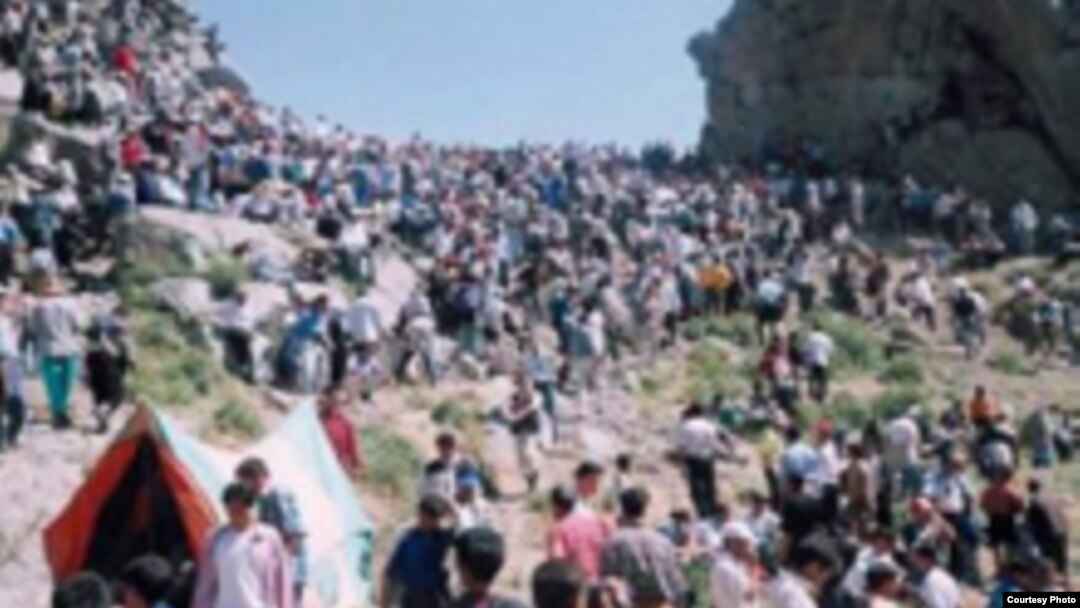 Bəz qalasına ötən ilki yürüş