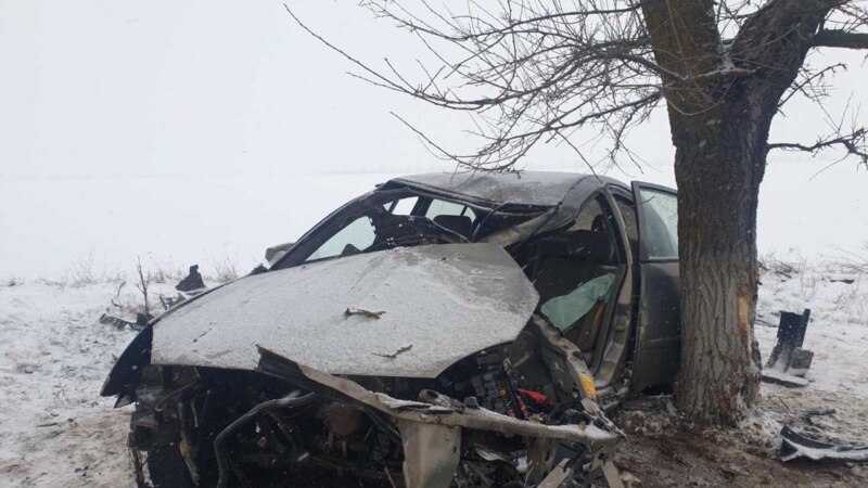 ДТП в Крыму: в Джанкойском районе на дороге перевернулся автомобиль – спасатели (+фото)