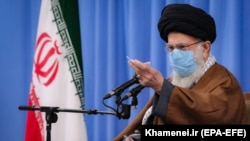 IRAN -- Iranian supreme leader Ayatollah Ali Khamenei speaks during a meeting with Iranian government over economic crisis in Tehran, November 24, 2020