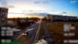 Картинка з камери російського FPV-дрона на оптоволокні, що заходить на удар на одній з вулиць Краматорська, 5 жовтня 2025 року
