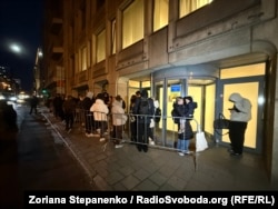 Ранкова черга перед центром реєстрації українців для отримання тимчасового захисту у Брюсселі, Бельгія, 6 листопада 2025 року