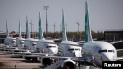 زمین‌گیر شدن هواپیماهای مسافربری مدل ۷۳۷ بوئینگ به دلیل شیوع کرونا.