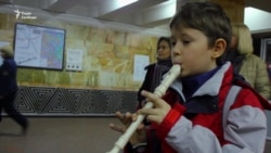 Вірш Шевченка замість жетона у Київському метро (відео)