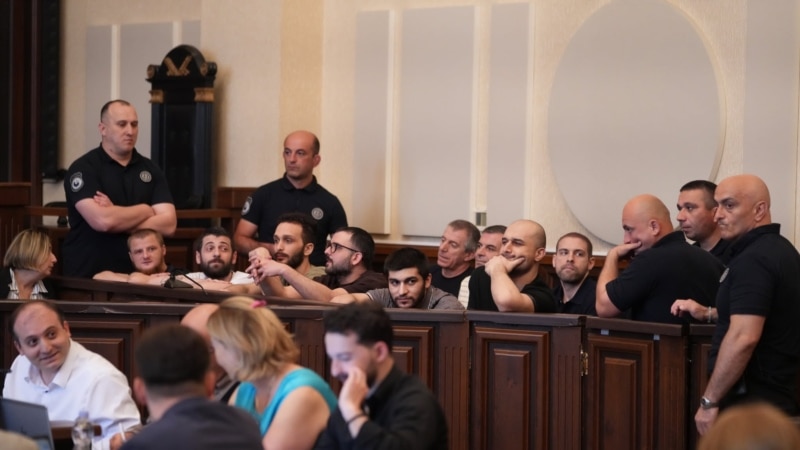 11 დემონსტრანტის საქმეზე თარჯიმნის აცილება მოითხოვეს - თარჯიმანმა ბრალდებულებს "უზრდელები" უწოდა, თქვა ადვოკატმა
