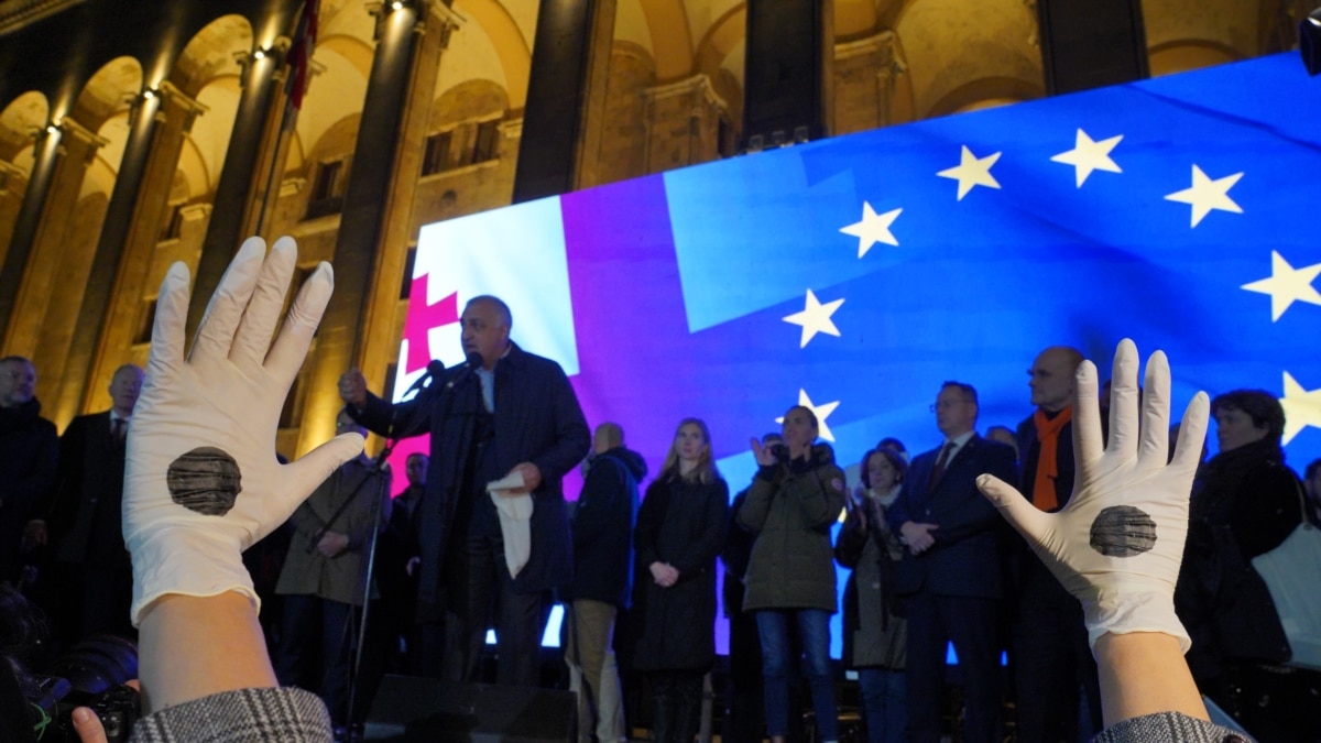 კრიზისი გარდაუვალია – პარლამენტის პირველი სხდომისა და OSCE/ODHIR-ის დასკვნის მოლოდინში