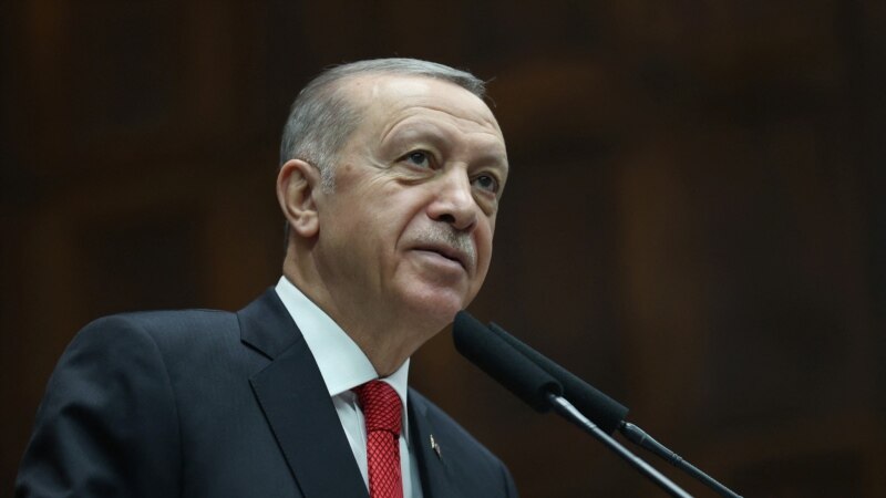 Ердоган го сигнализира 14 мај како датум за изборите во Турција