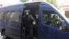Крим: силовики обшукують будинки, де живуть підлітки, підозрювані в спаленні російського прапора