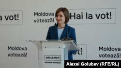 Мая Санду під час брифінгу на другий день після виборів і референдуму