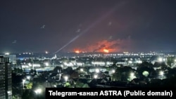 დამოუკიდებელმა რუსულმა გამოცემამ ASTRA-მ თვითმხილველთა მიერ გადაღებული კადრების ანალიზის საფუძველზე დაწერა, რომ 15 სექტემბერს შეტევა იყო სიზრანის ნავთობგადამამუშავებელ ქარხანაზე