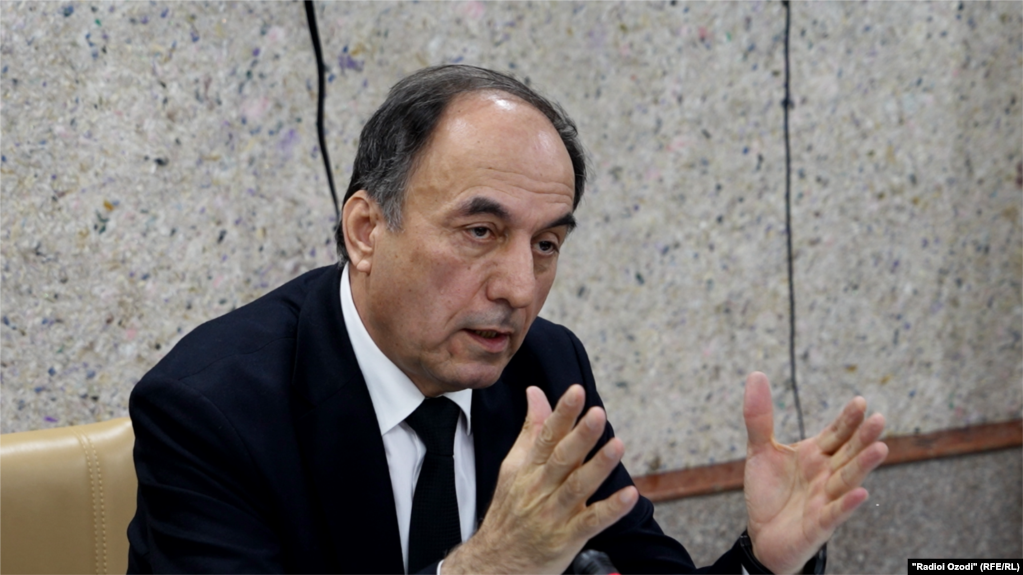 Вазири нақлиёт тамбашавии роҳҳоро яке аз мушкилиҳои асосии соҳа номид