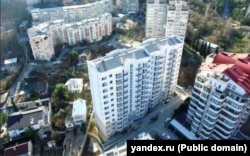 Будинок на вулиці Червоноармійській у Ялті, пошкоджений ударним дроном 22 липня 2026 року