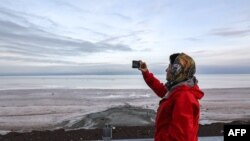  Formerly the largest lake in the Middle East, the shrinking of Urmia finally appears to be stabilising as officials see the start of a revival. (Photo by ATTA KENARE / AFP)