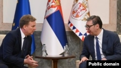 Presidenti i Serbisë, Aleksandar Vuçiq, gjatë takimit me të dërguarin e posaçëm të Bashkimit Evropian për dialogun Kosovë-Serbi, Peter Sorensen. Beograd, 9 prill 2026.