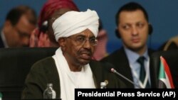 Ish-presidenti i Sudanit, Omar al-Bashir.