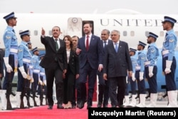 Жей Ди Вэнс Исламабадда