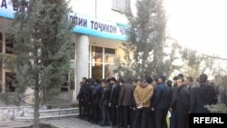 Навбати раъйдиҳандагон дар Душанбе.