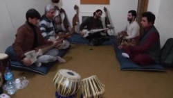 پېښور مېشتي افغان هنرمندان خپلې او د موسیقۍ راتلونکې ته اندېښمن دي